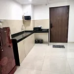Hillside Stay Near Baner-Pashan